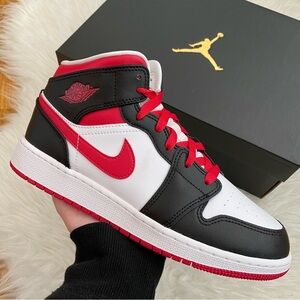 Air Jordan 1 Mid Women’s Sneakers